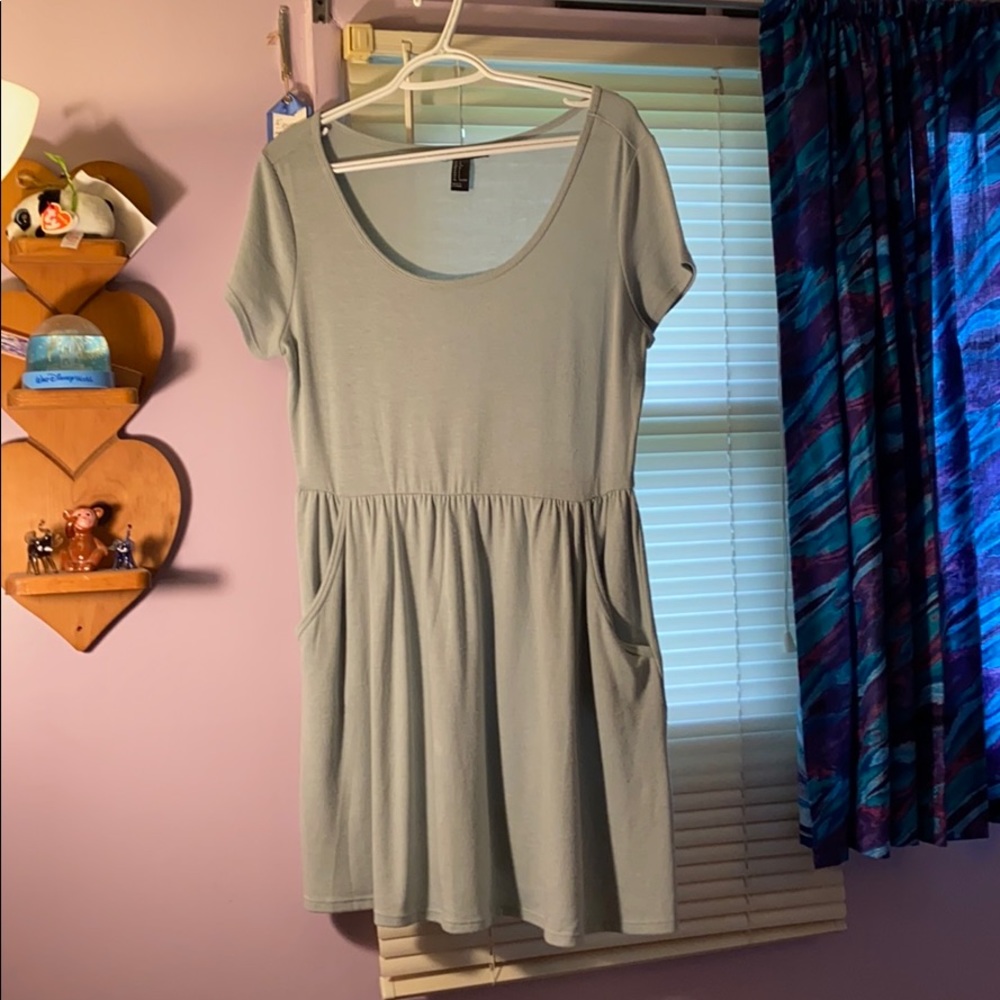 light green tshirt dress with pockets(!!)